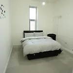 1 Bed - Oakroyd Apartment