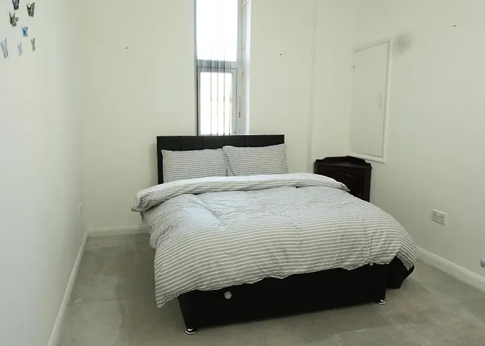 1 Bed - Oakroyd Apartment